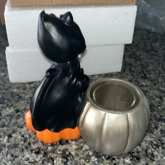 Yankee candle Sophia the masked cat halloween NWT! - Picture 3 of 4